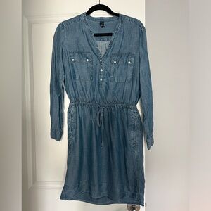 Gap long sleeve jean dress. XS Petite. Drawstring waist. Gently used.